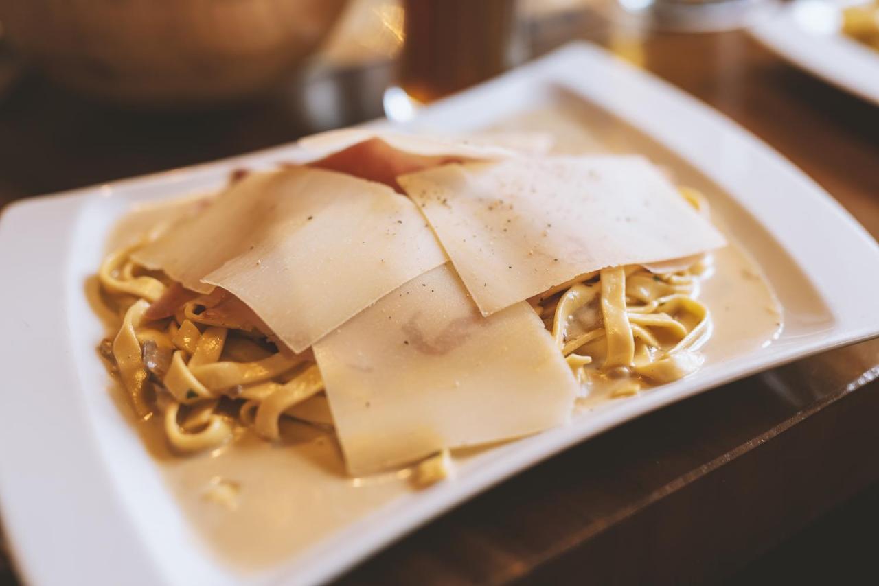 Zum Kleinen Italiener - Ristorante Pizzeria Pension Geinberg Ngoại thất bức ảnh